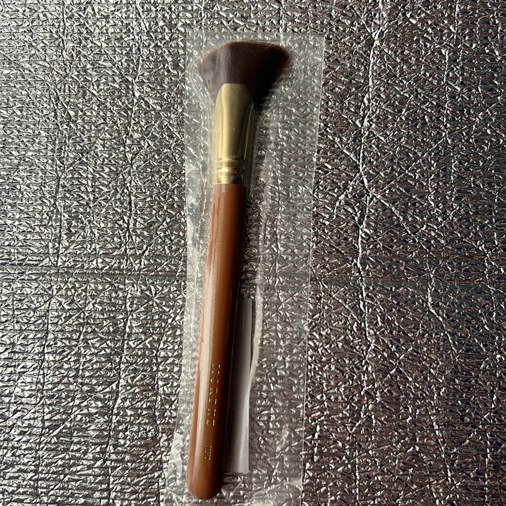 Morphe 610 Glow Show Highlighter Fan Brush